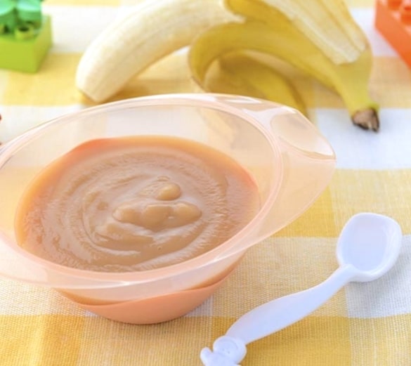 Banana Puree - 4-6 Month Baby Food Recipe at CleanBabyFood